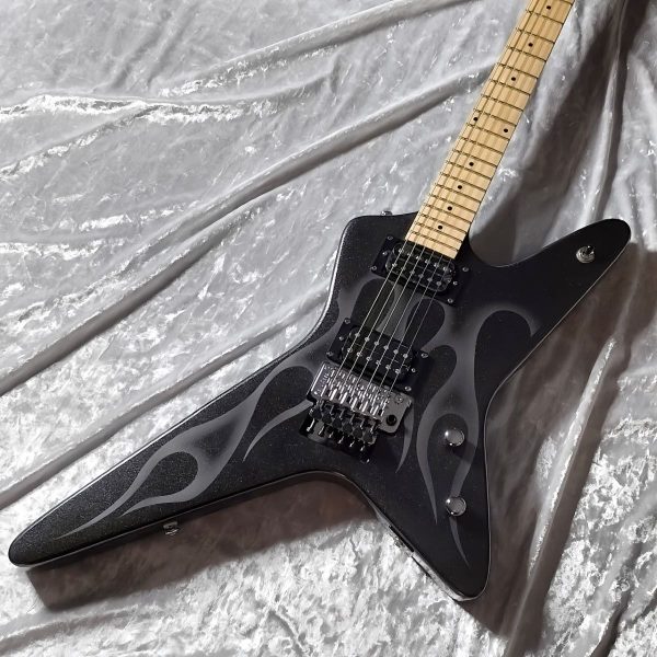 KRAMER Tracii Guns Gunstar Voyager Black Metallic with Flame graphic <br />
￥103,400(税込)