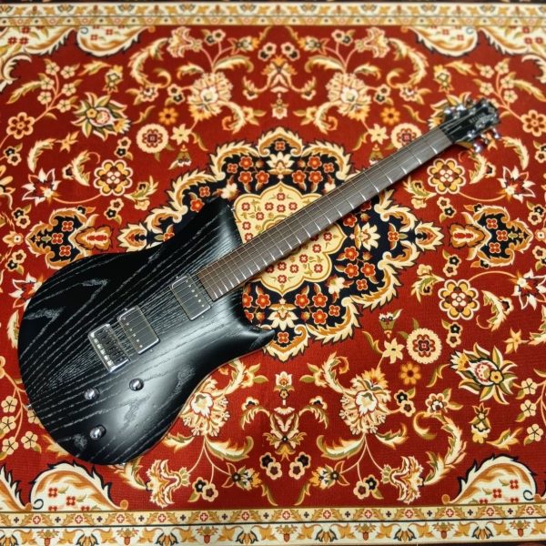 RELISH GUITARS：SHADY JANE with piezo<br />
中古ベースで希少なおススメ品です。<br />
販売価格￥242,000(税込)にてご案内