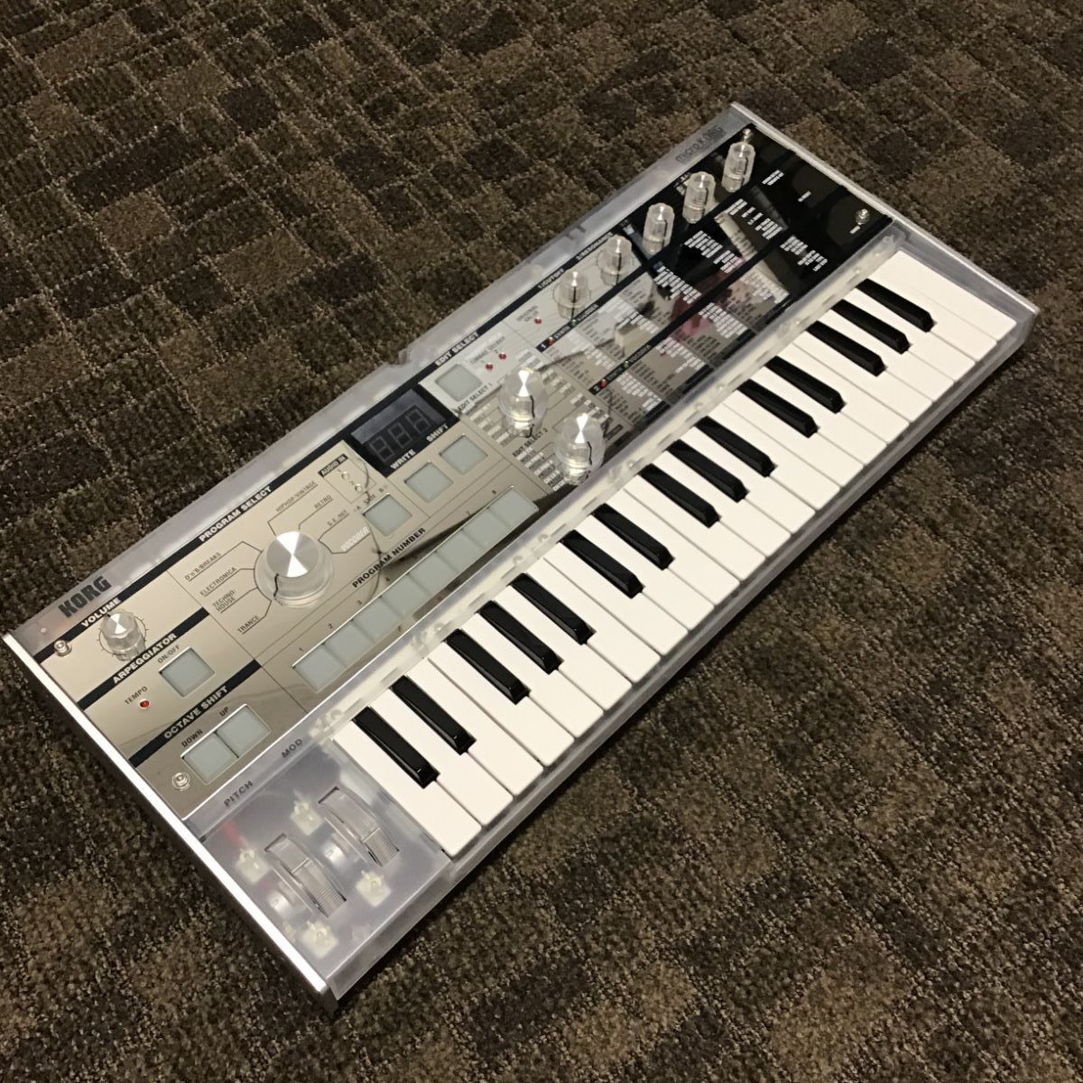 KORGmicroKORG Crystal
