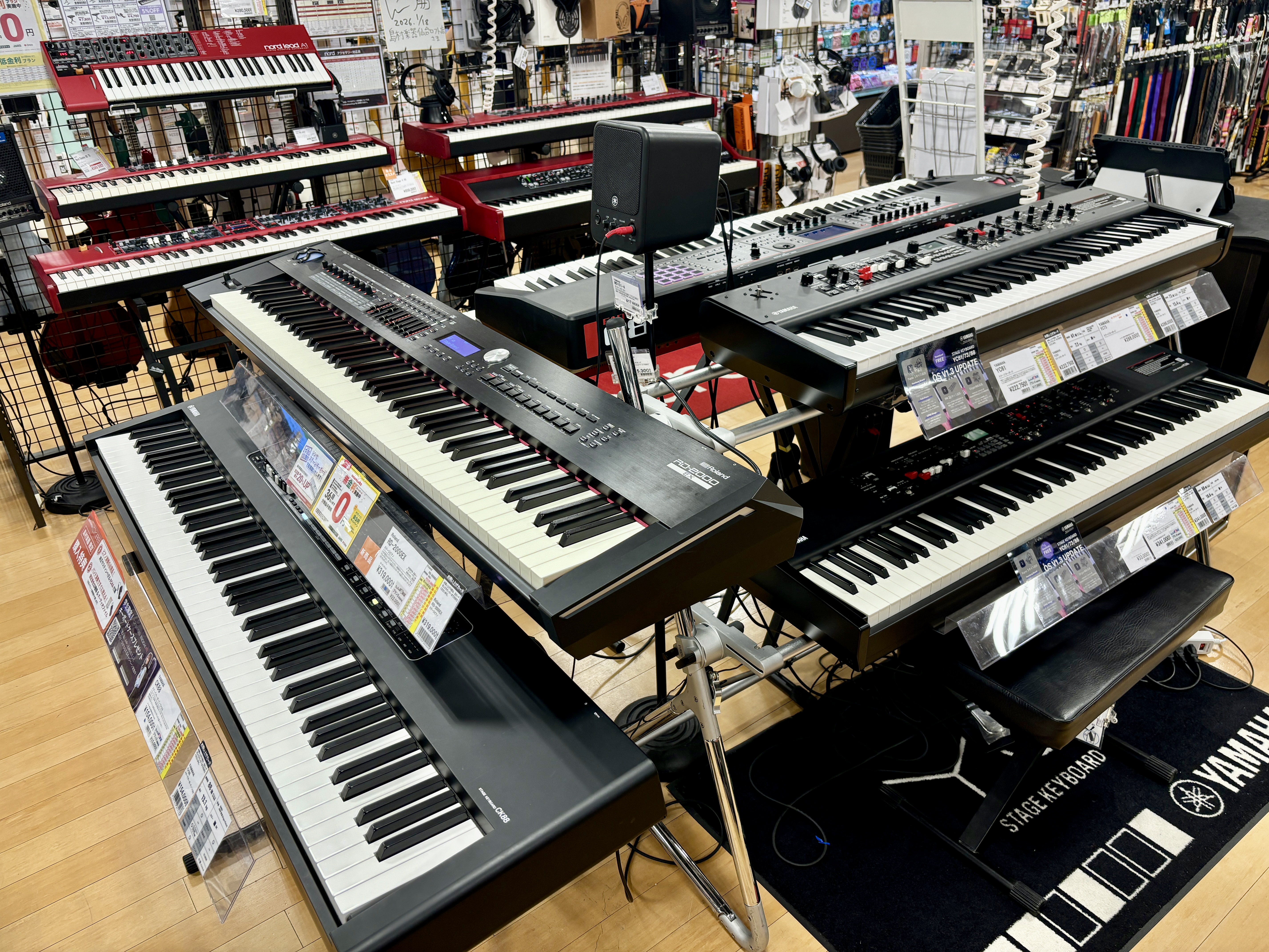 こんにちは！島村楽器仙台ロフト店デジタル担当の佐藤です！当店はデジタル特化店舗ですので、たくさんのシンセサイザーやキーボードを取り扱いしております。こちらのHPで掲載している商品は全て試奏可能！是非当店へ遊びに来てください～♪※更新するよう心がけておりますが、販売金額や在庫状況など最新情報でないこと [&hellip;]