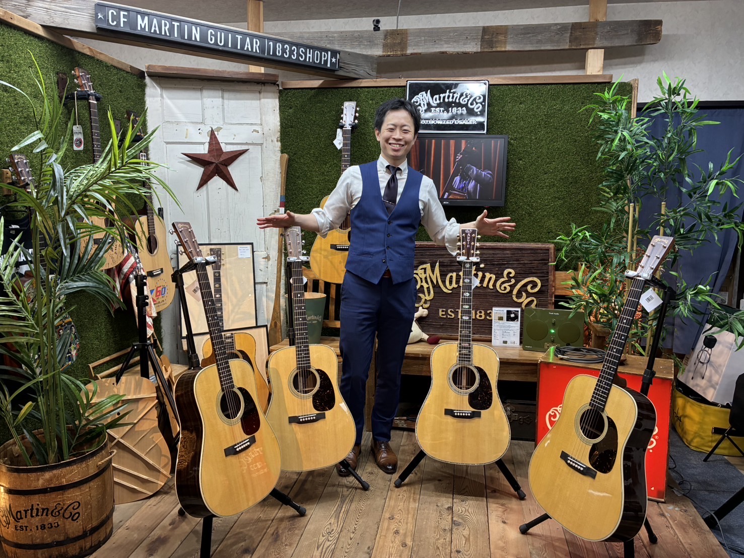 Martinファンの皆様こんにちは。仙台ロフト店Martin担当のM.J.吉田です。昨年に続き、今年もMartin国内正規代理店の黒澤楽器店に赴きMartin選定に行ってまいりました。昨年のレポートはこちら 今回も「どのような点に着目し、どのような個体を選んだのか」を事細かにレポートしつつ、今回はよ […]