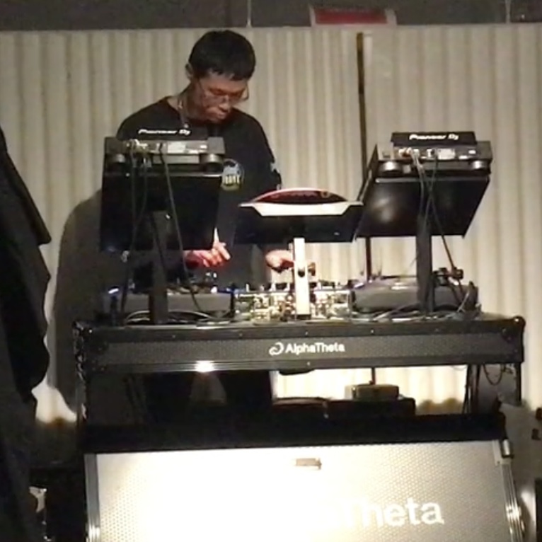 DJDJ Y.L.H&S(主任)