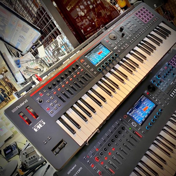 Roland ：FANTOM-06<br />
通常販売価格￥170,500(税込)のところ、<br />
↓<br />
店頭展示品限りの特別ご案内価格￥153,450(税込)にてご案内
