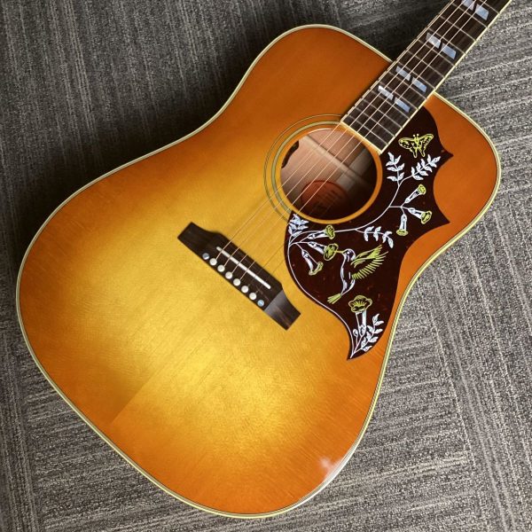 Gibson：Hummingbird Original<br />
店頭ラインナップ変更に伴い、特別な価格でご案内<br />
通常価格￥528,000(税込)⇀特別価格￥499,400(税込)