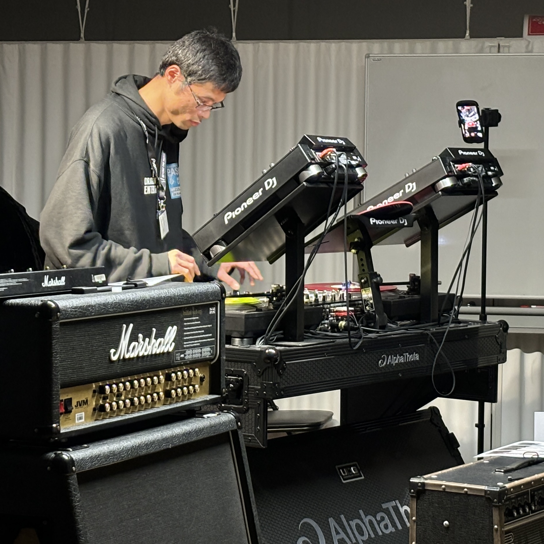 DJDJ Y.L.H&S(主任)