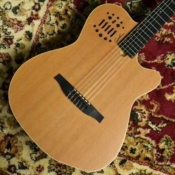 Godin・ ACS SLIM NYLON SG  /NAT<br />
ナット幅43.18 mmのスリムネックモデル！長期展示品の為お値下げいたしました。<br />
通常価格￥352,000(税込）→￥316,800（税込）<br />
