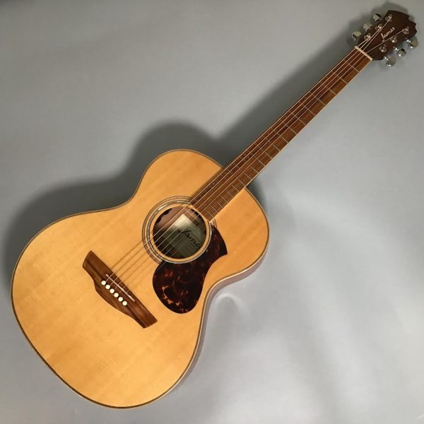 James・J-1000A<br />
2023年3月の地震の際、店舗展示中で表板に傷が付いた為に、特別価格にてご案内。楽器状態としては問題ありません。<br />
通常価格￥121,000(税込）→￥72,600（税込）