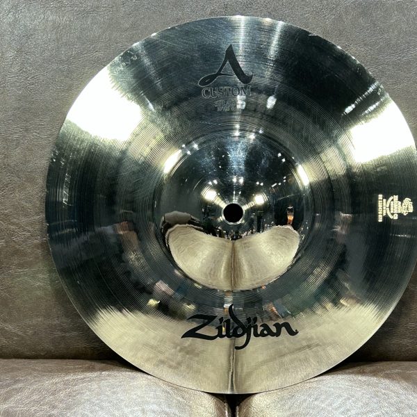 【型名】<br />
Splash10<br />
<br />
【選定コメント】<br />
「音程のブレが少なく濁り感が感じられないクリアなサウンド。清涼感さえ感じるサスティン」<br />
<br />
【重量】<br />
270g<br />
<br />
【販売価格】<br />
￥30,250-