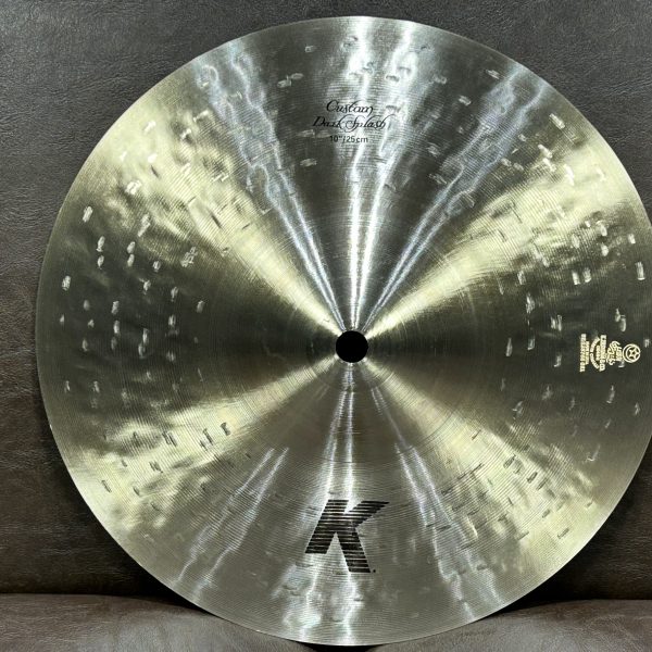 【型名】<br />
DarkSplash10<br />
<br />
【選定コメント】<br />
「はっきりとしたアタック感、反応の良さ、クリアなサウンド」<br />
<br />
【重量】<br />
275g<br />
<br />
【販売価格】<br />
￥32,450-