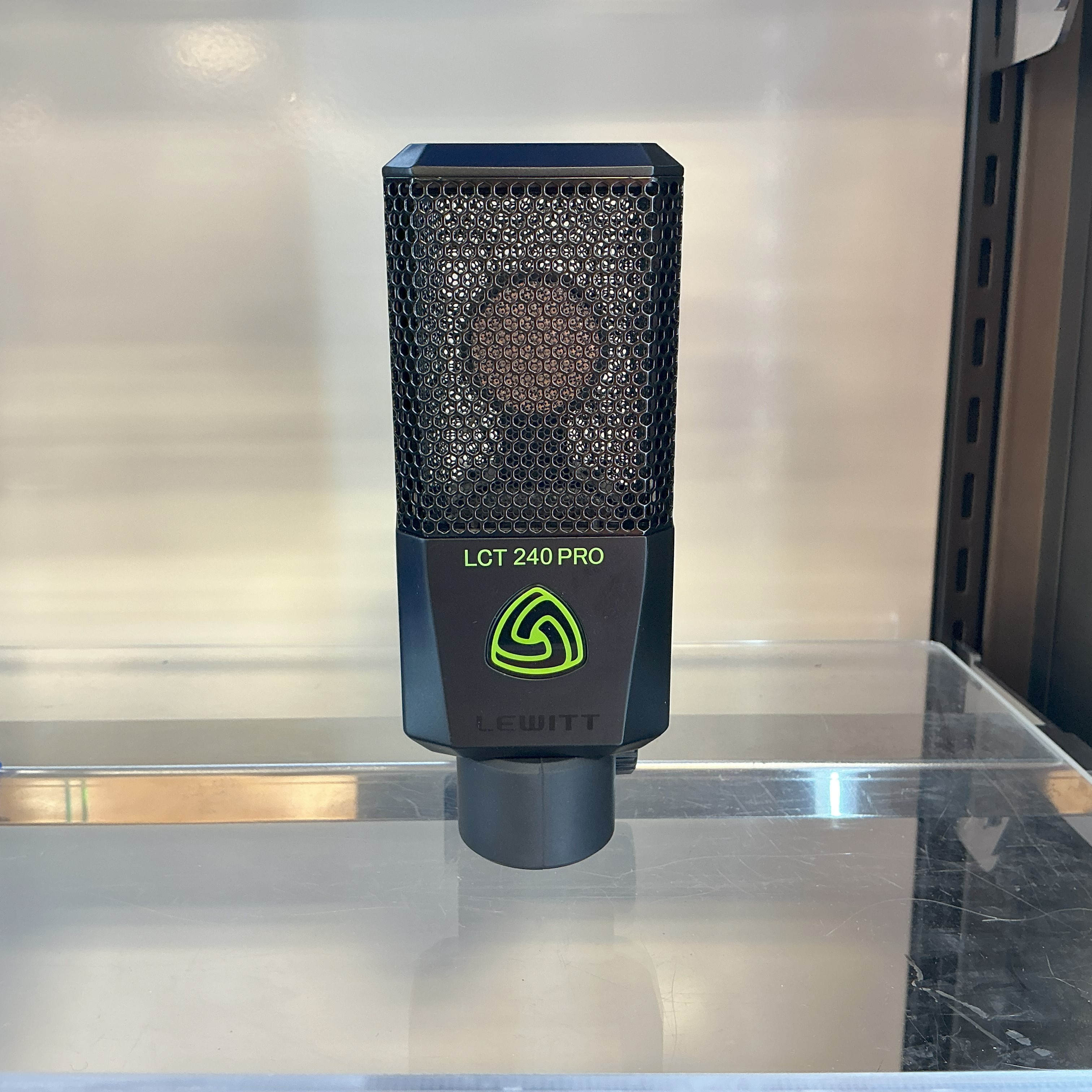 LEWITTLCT 240 PRO
