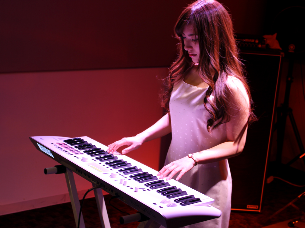 【シンセサイザー】島村楽器限定カラー！KORG「KROSS2-61-SC」展開中！