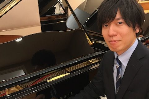 スタッフ写真 【店長・管楽器シニアアドバイザー・ギターアドバイザー】アコースティックピアノ担当 竹原