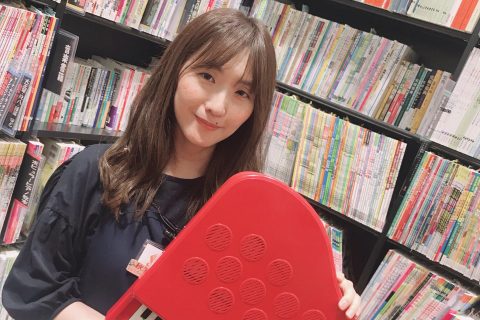 スタッフ写真 【ピアノ・音楽教室・弦楽器アドバイザー】楽譜・キーボード担当 上田