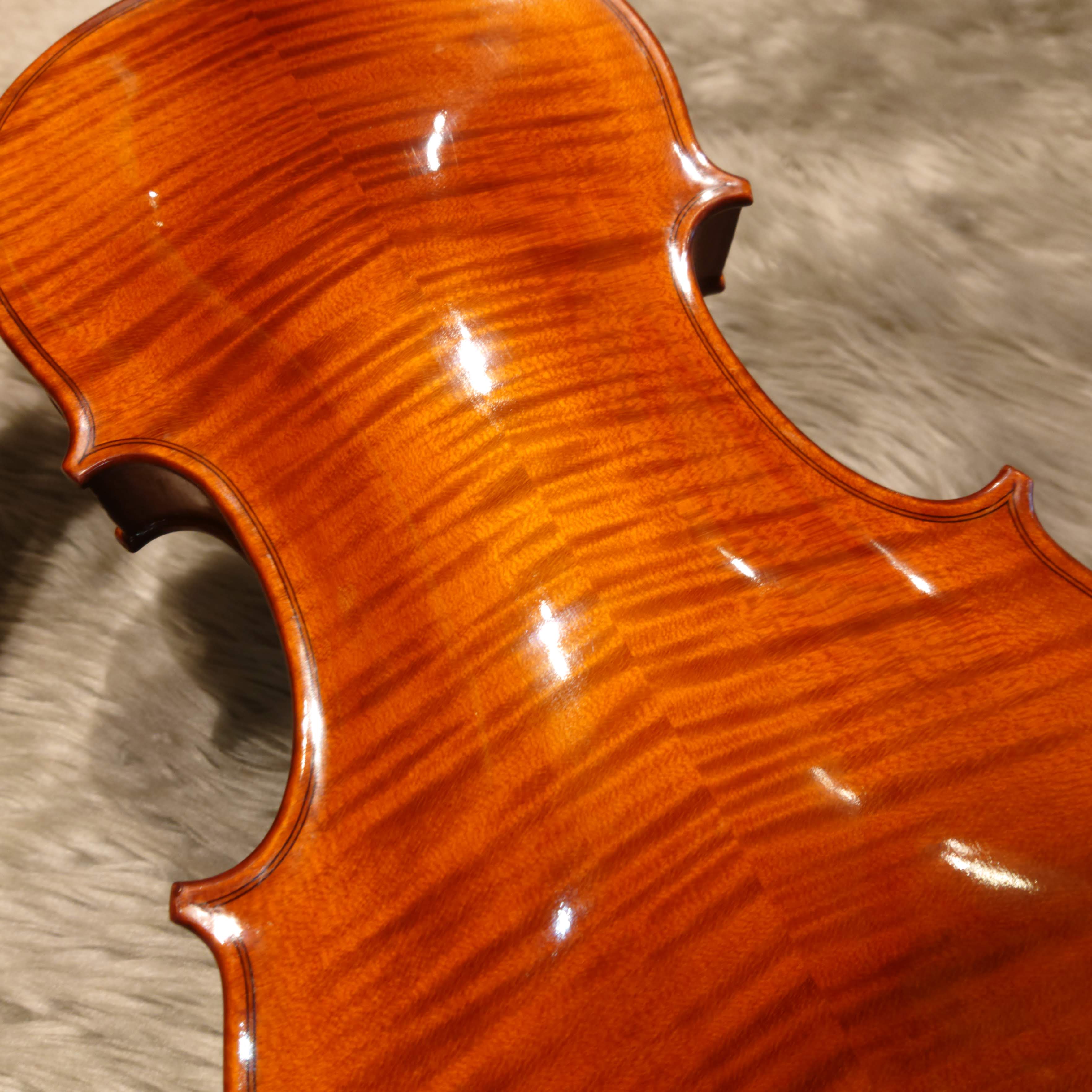 *伝統に裏づけされた確かな造り。クヴィントのバイオリン チェコ＝ルヴィでバイオリン製作を行っているクヴィント社は、17世紀から続くチェコのバイオリン製作の伝統を受け継ぎ、]]ボヘミアの有能な職人によって手がけられた良質バイオリンです。有名なドヴォルザーク・カルテットの監修のもと、音質テストを繰り返し […]