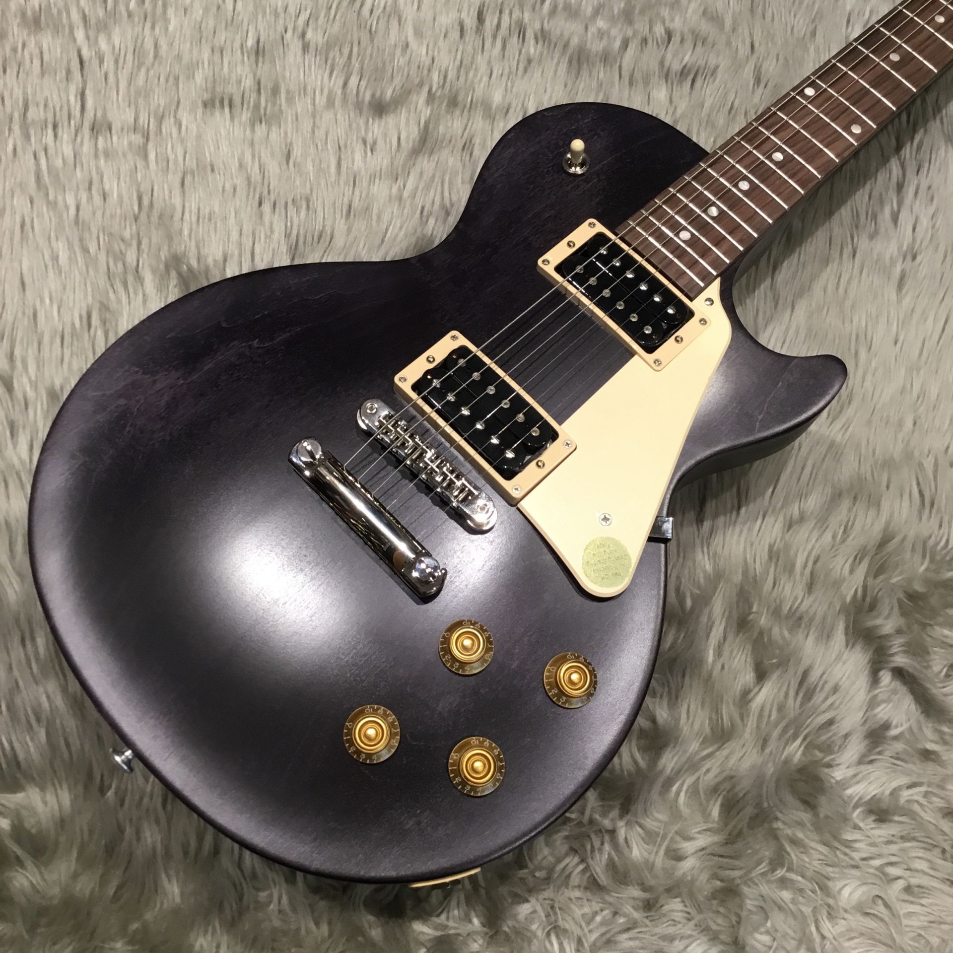 【新入荷情報】Gibson リーズナブルなLP Faded Tributeが入荷！