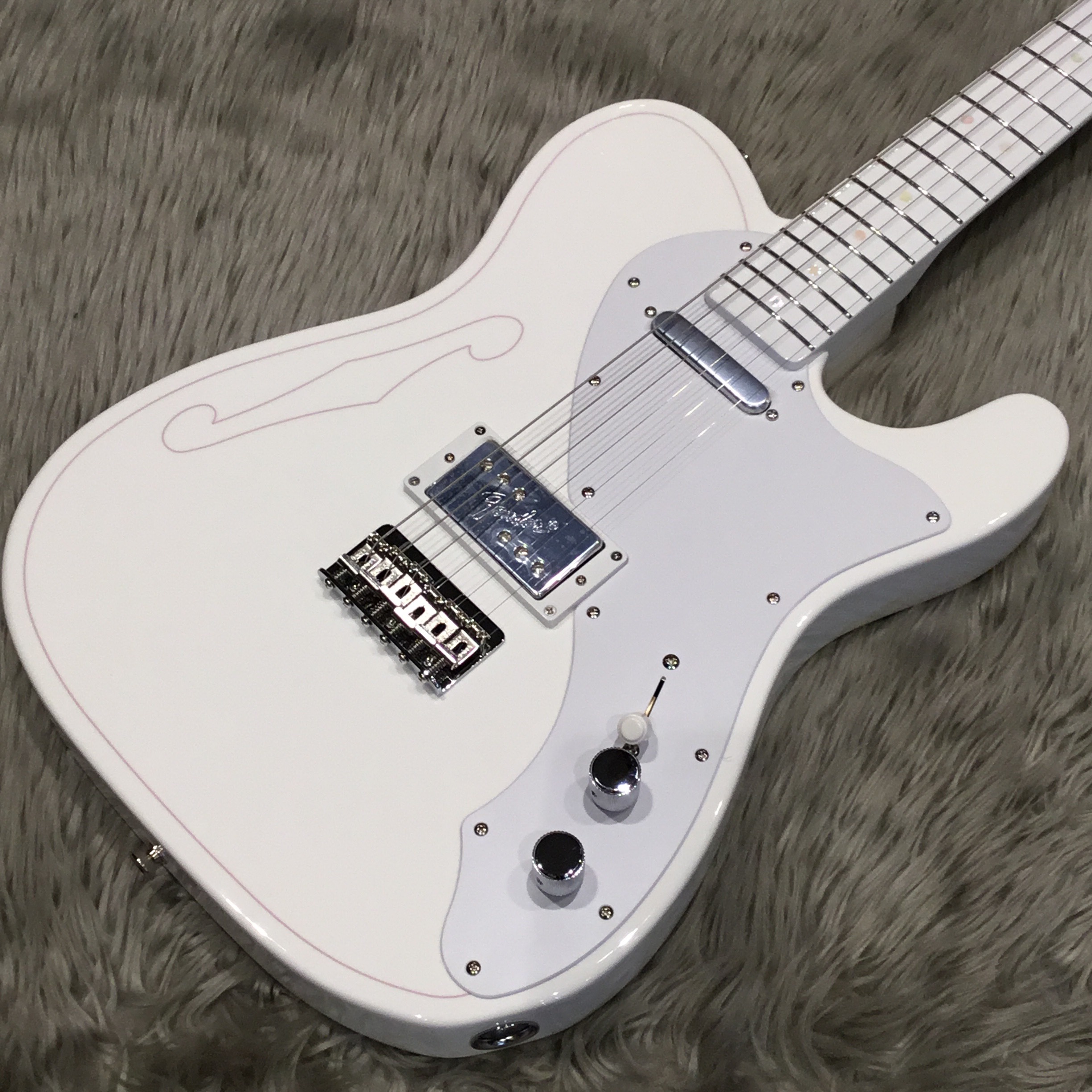 *Fender 日本のガールズバンドシーンを語る上で欠かせない存在のSILENT SIREN。遂にシグネイチャーモデルのギターがMade in Japanラインで登場です。ボーカル・ギターすぅ理想のテレキャスターを実現すべく本人が一からデザインを監修した完全オリジナルモデル。ネックのグリップや指板面 […]