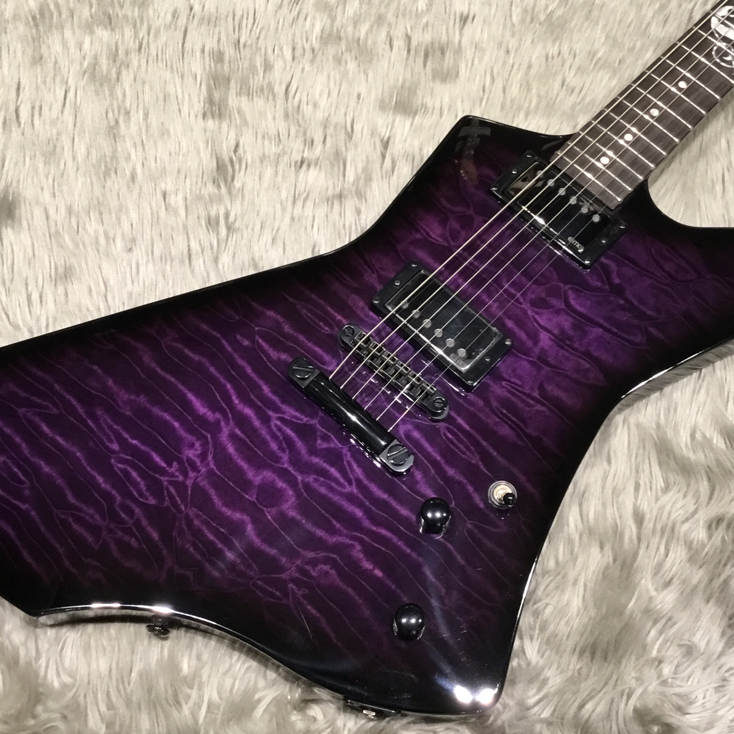 【新入荷情報】LTDよりMETALLICA ジェイムス・ヘットフィールド使用モデルの「Snakebyte Baritone」入荷！！