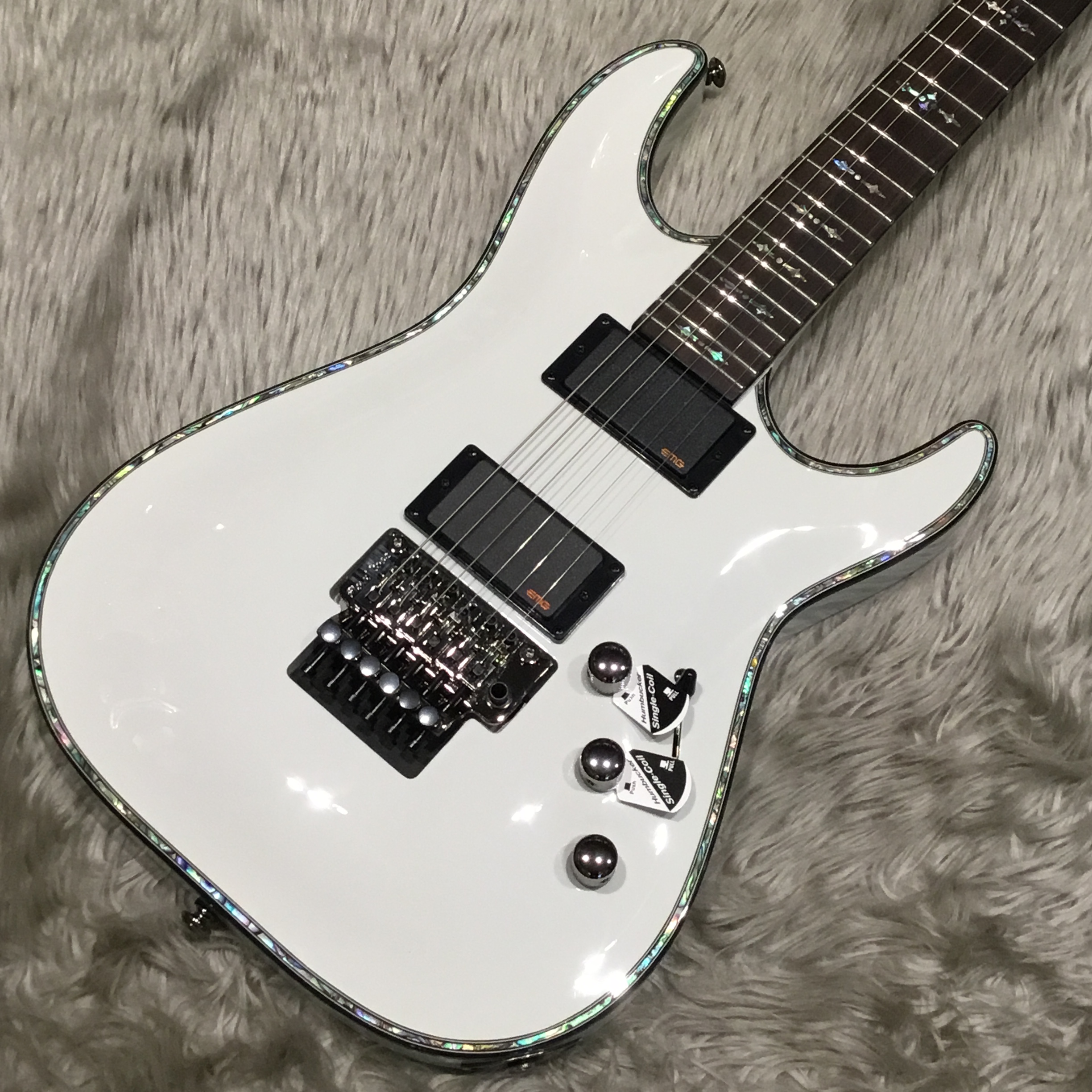 新入荷情報】SCHECTERの代表機種の一つ「AD-C1-FR-HR / Hellraiser」の