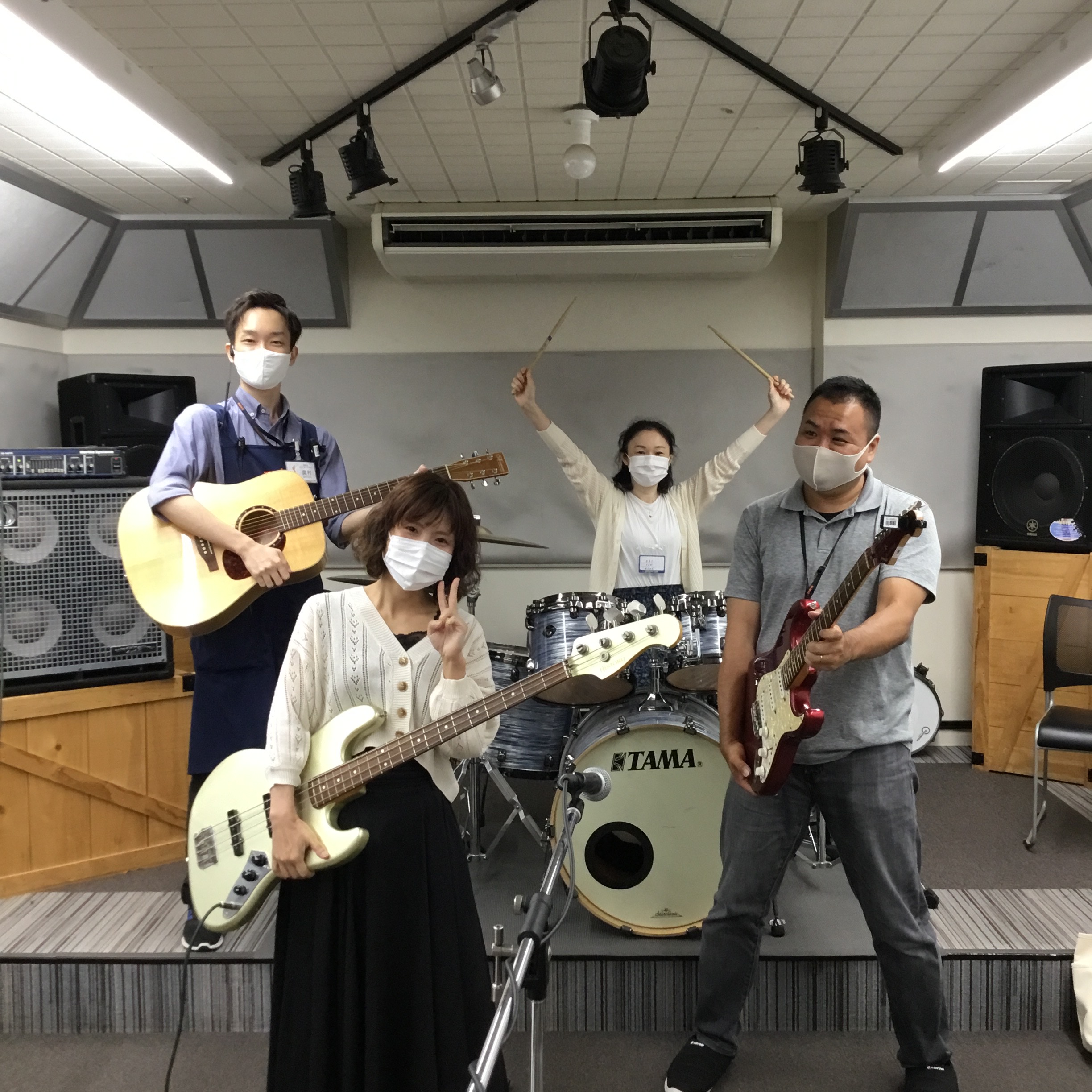 皆様こんにちは！サークル担当の疋田(ひきた)です！！]]ご好評をいただいておりますOPEN MIC CLUBの最新レポートをお届けいたします！ *泉南店「OPEN MIC CLUB」は私達が担当しています！ |*疋田 英夫(ひきた ひでお)| |OPEN MIC CLUBでは主にベースやカホンで参加 […]