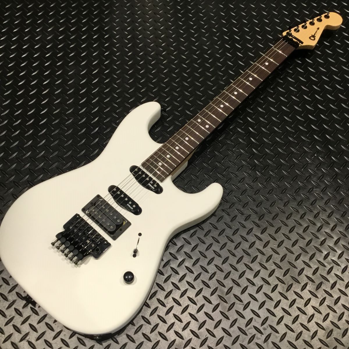 CharvelUSA SELECT SAN DIMAS STYLE 1 HSS FR Snow Blind Satin