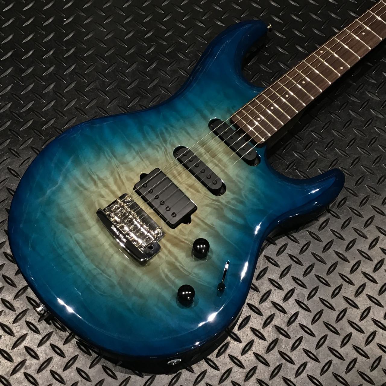 MUSIC MAN中古【委託品】LukeⅢ Maple Top RW HSS / 2013年製【約3.75Kg】