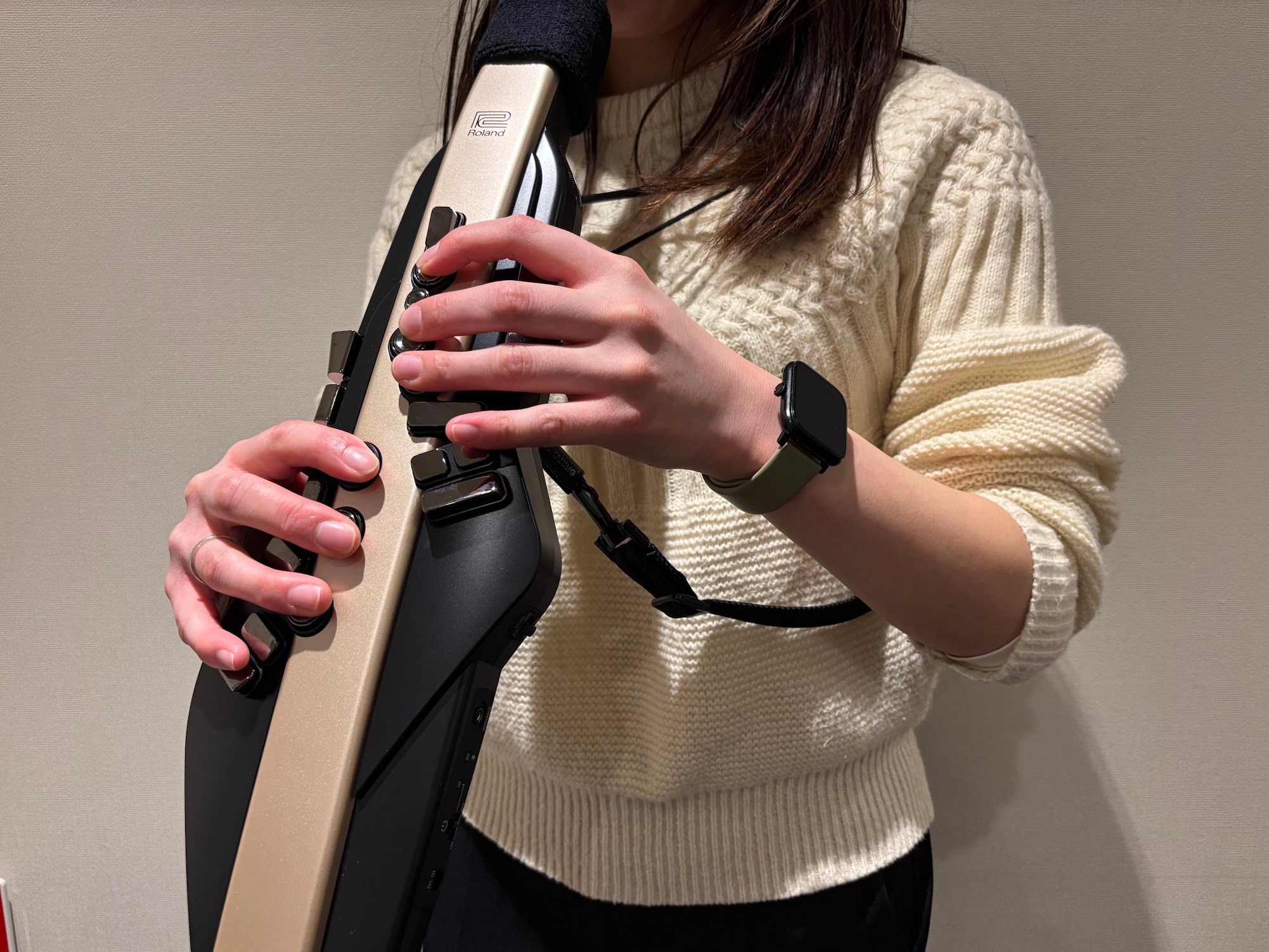 サックス・デジタル管楽器インストラクターの土屋です！もうすぐ新年度を迎える今、何か新しい趣味を作りたいなぁと思っている大人の方も多いのではないでしょうか？今回はそんな皆様にぴったり！誰でもすぐに演奏できる「エアロフォン」という楽器を紹介いたします♪ CONTENTSエアロフォンとは？エアロフォンの魅 […]