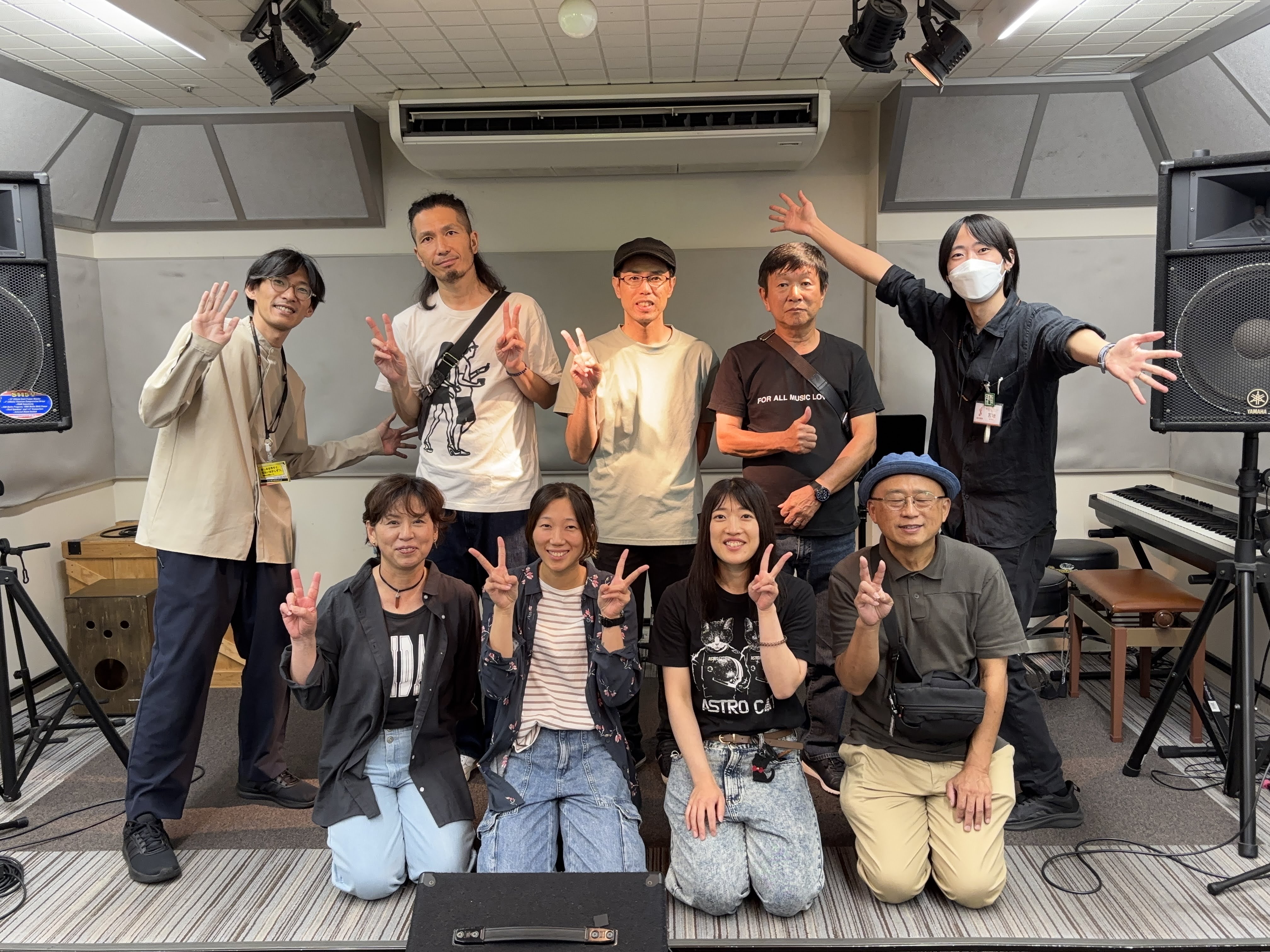 皆さまこんにちは！イオンモールりんくう泉南店の浅井（あさい）です！！ ついに始まりましたHOTLINE！！これからアツいライブがたくさん見られると思うととっても楽しみです！ 当店での第一回HOTLINEライブアコースティック限定で開催いたしました！総勢7組のアーティストによるライブの模様をレポートい […]