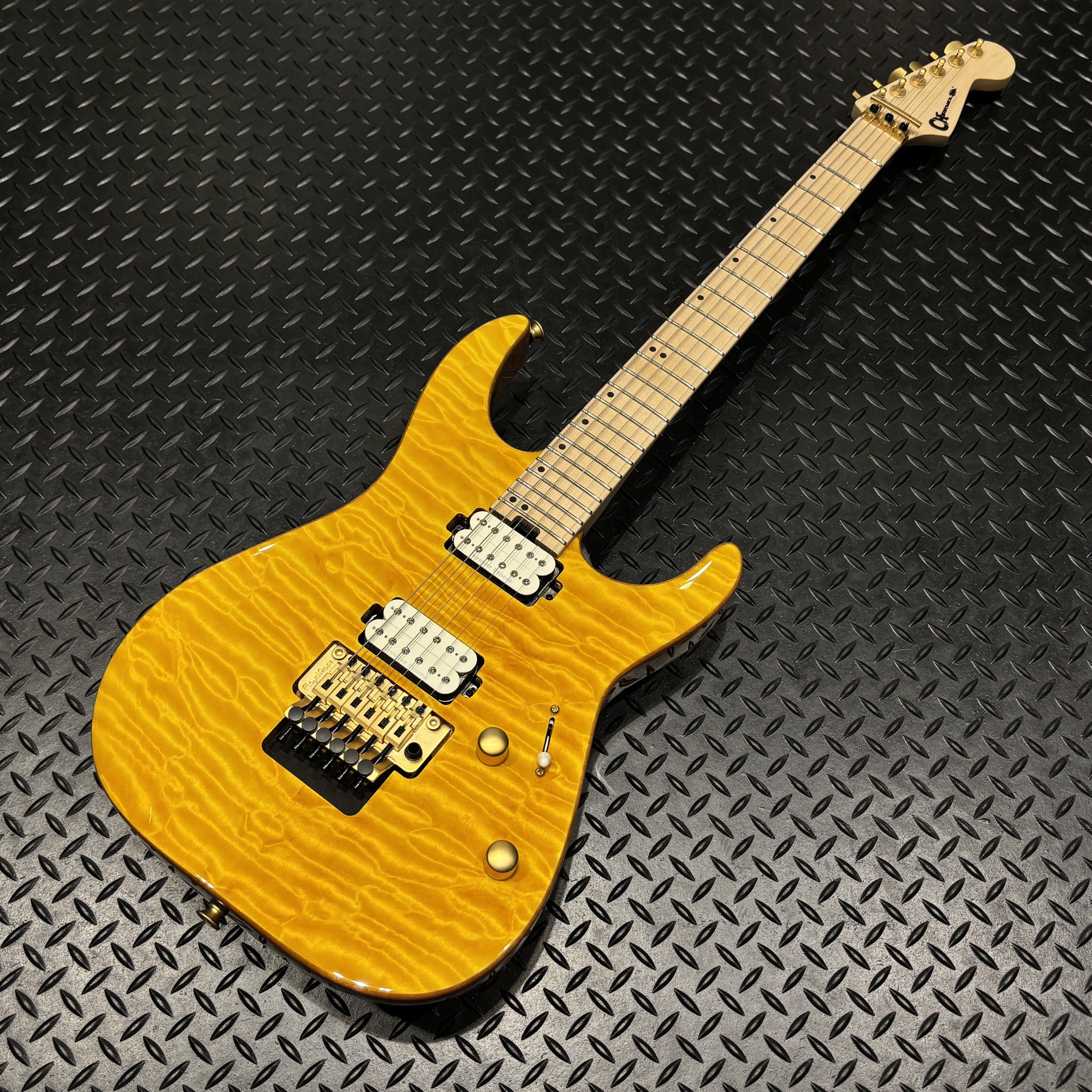 CharvelPro-Mod DK24 HH FR M Mahogany with Quilt Maple