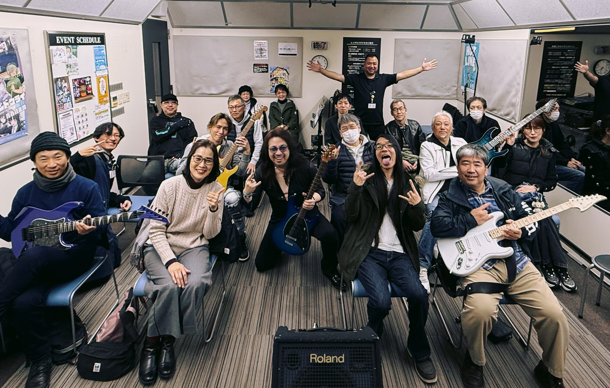 皆様こんにちは！イオンモールりんくう泉南店の浅井（あさい）です！ 先日1月11日に『アフターギタラバSHOW Feat. Kelly SIMONZ』を開催いたしました！ 去る2025年11月に開催した『ギタラバOSAKA』、そこで出品した珠玉のギター9本を、超絶ギタリストKelly SIMONZさん [&hellip;]