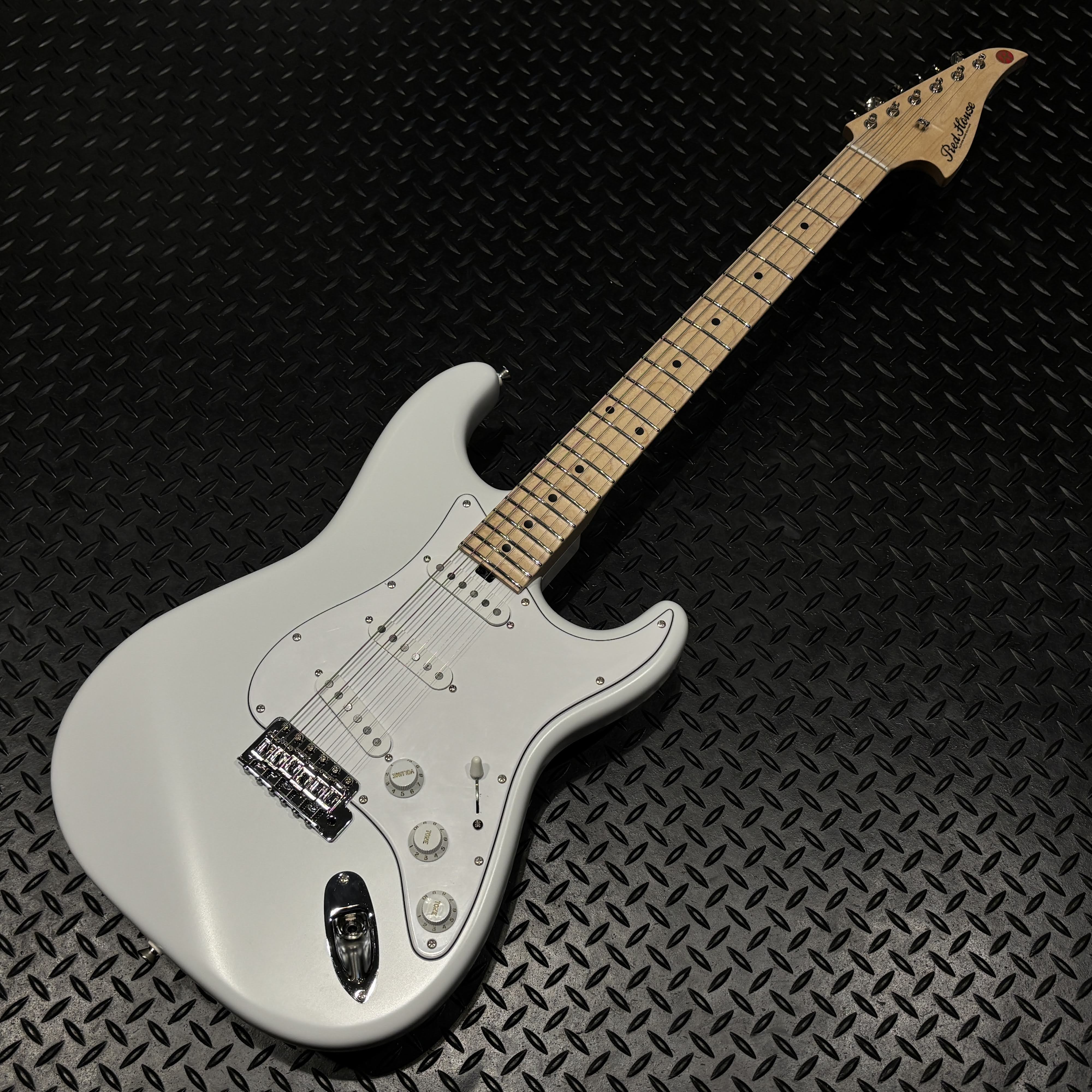 Red House GuitarsKelly SIMONZ Signature