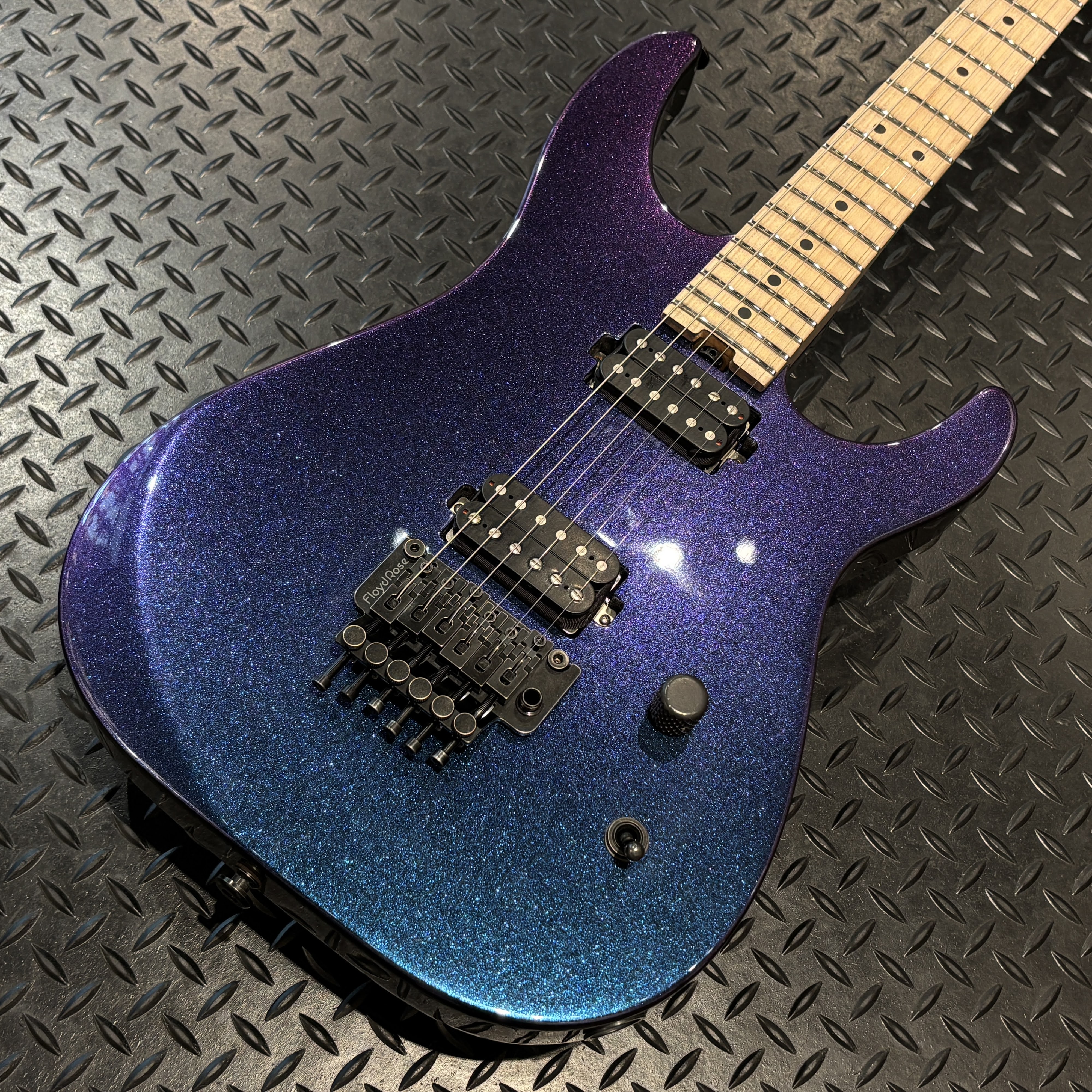 Luxxtone GuitarsGhost / Dark Blue to Purple