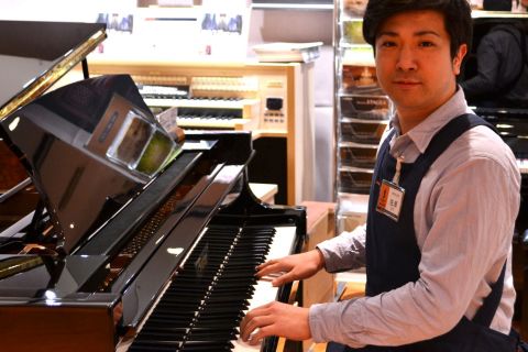 スタッフ写真 店長 佐瀬