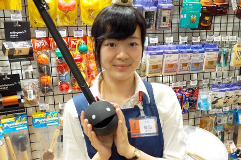 スタッフ写真 毎田