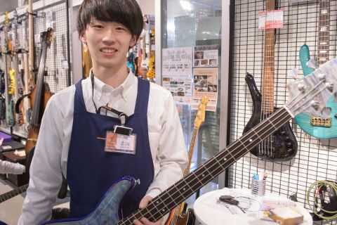 スタッフ写真 広川