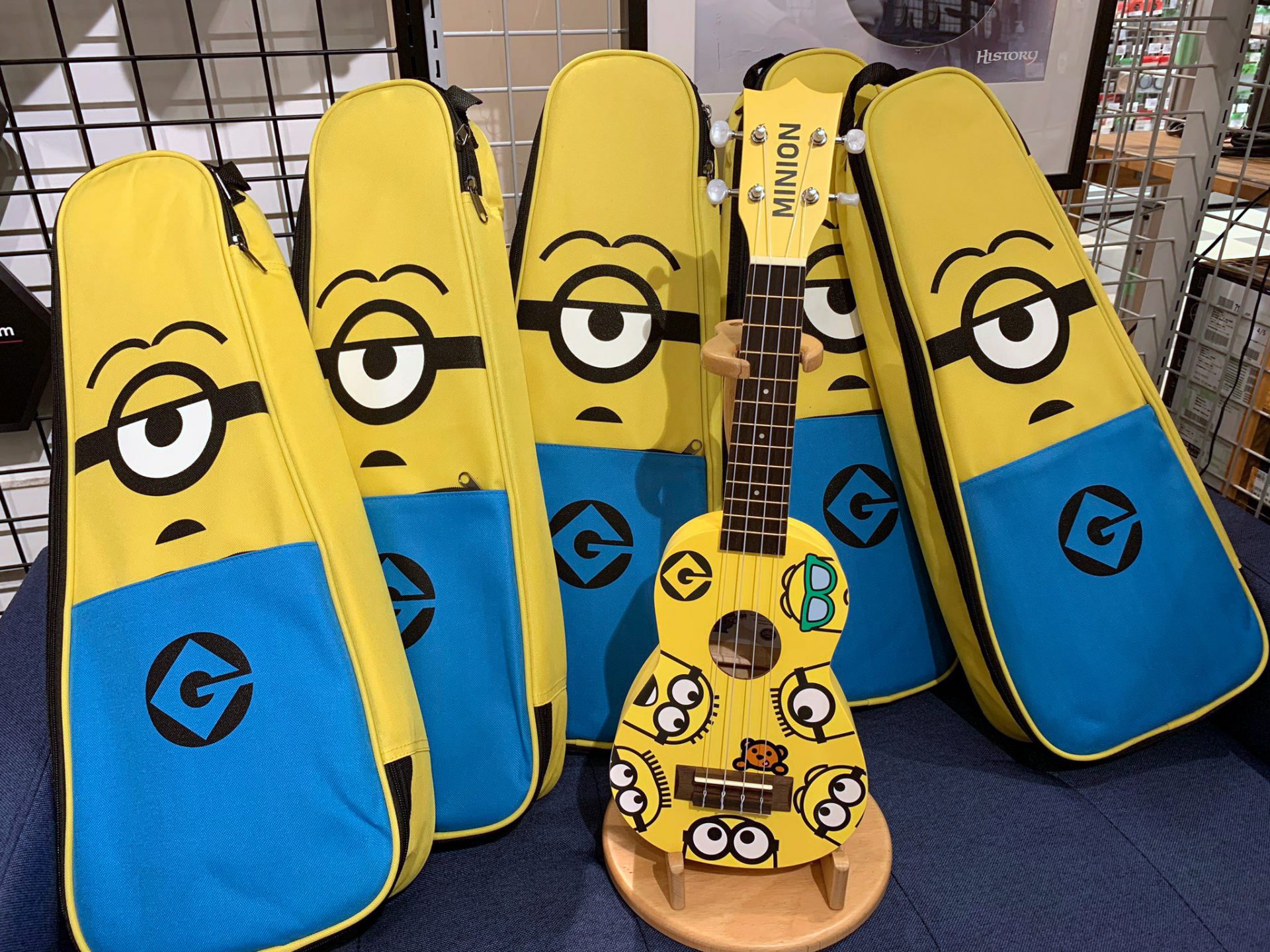 *話題のミニオンズウクレレ ***UKULELE MINION MN-10 スタンダードなボディシェイプのソプラノウクレレです。 ボディの表・裏面どちらにもミニオンズがデザインされております！ |*ブランド|*型名|*定価(税込)|*販売価格(税込)| |キワヤ|UKULELE MINION MN- […]