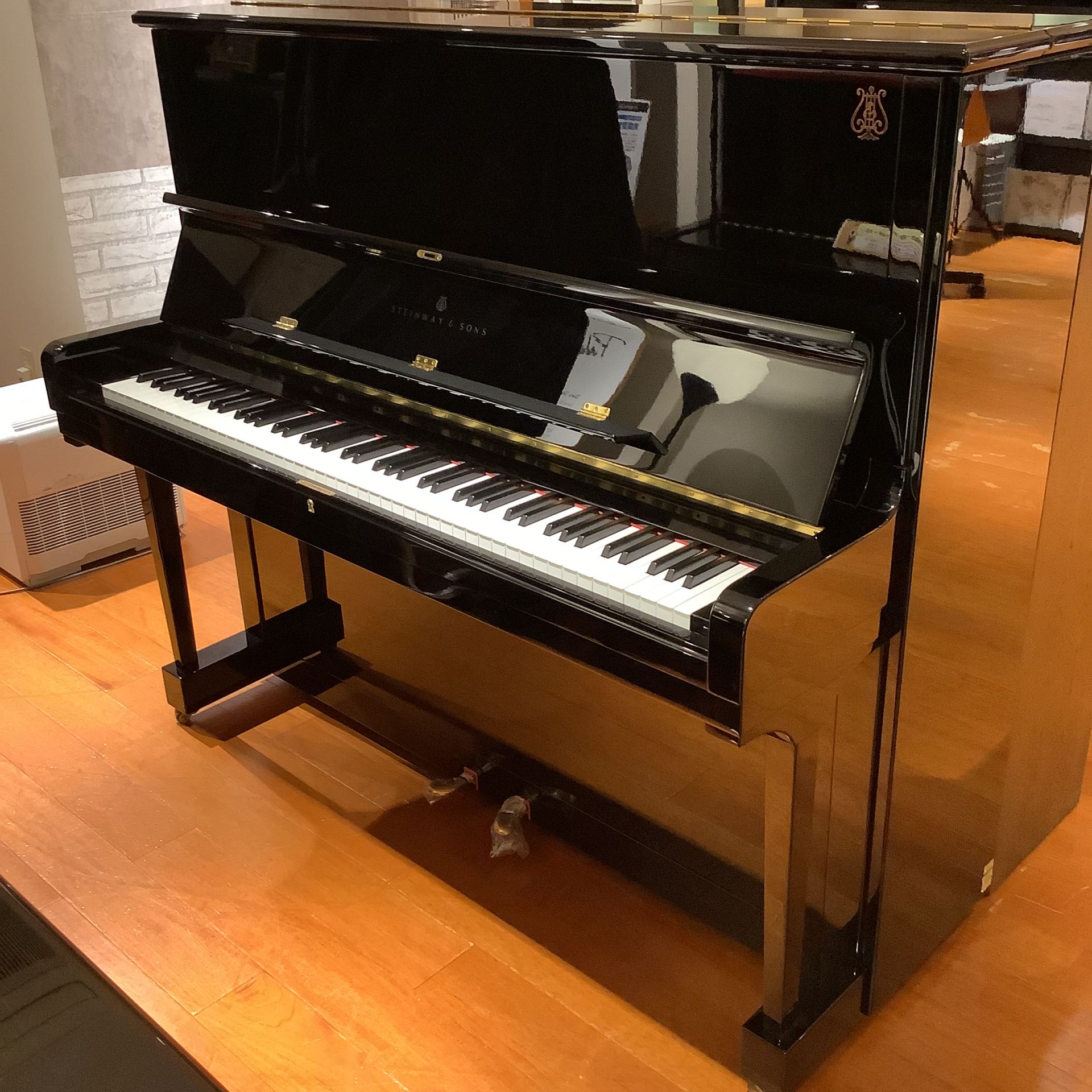 中古アップライトピアノ/スタインウェイ (STEINWAY)K132（BP/黒鏡面仕上げ）