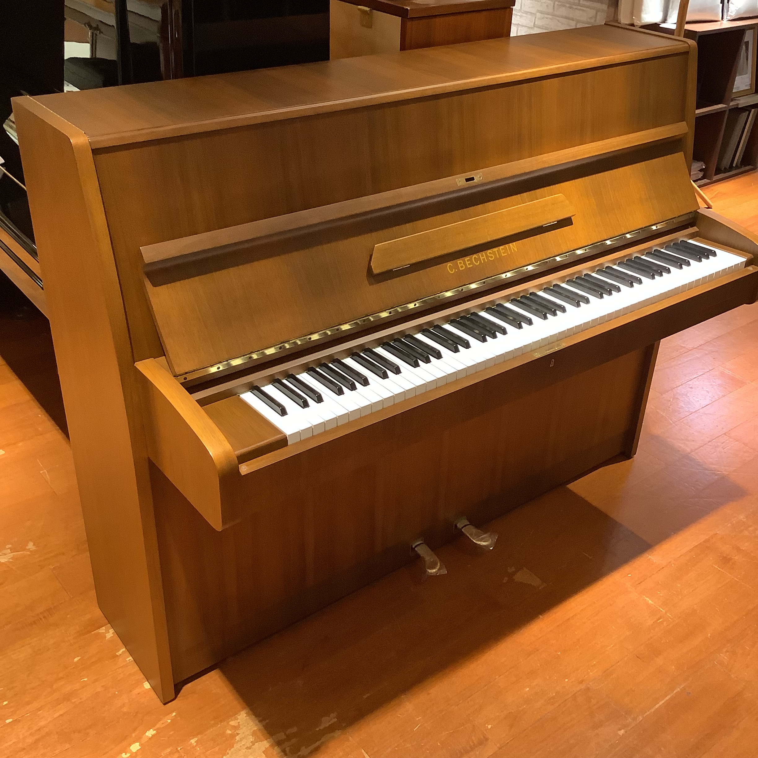 ベヒシュタイン (BECHSTEIN)/中古アップライトピアノ12N