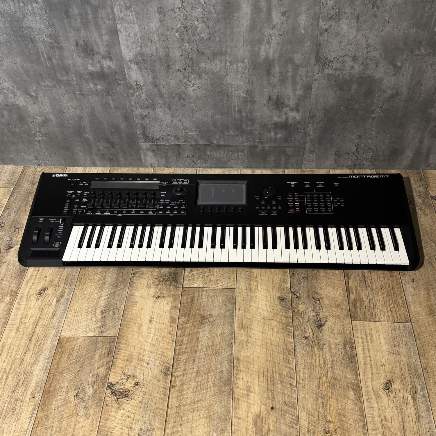 シンセサイザー【展示品の為特価です!】YAMAHA MONTAGE M7 76鍵盤 ワークステーション シンセサイザー ヤマハ 【 新宿PePe店 】