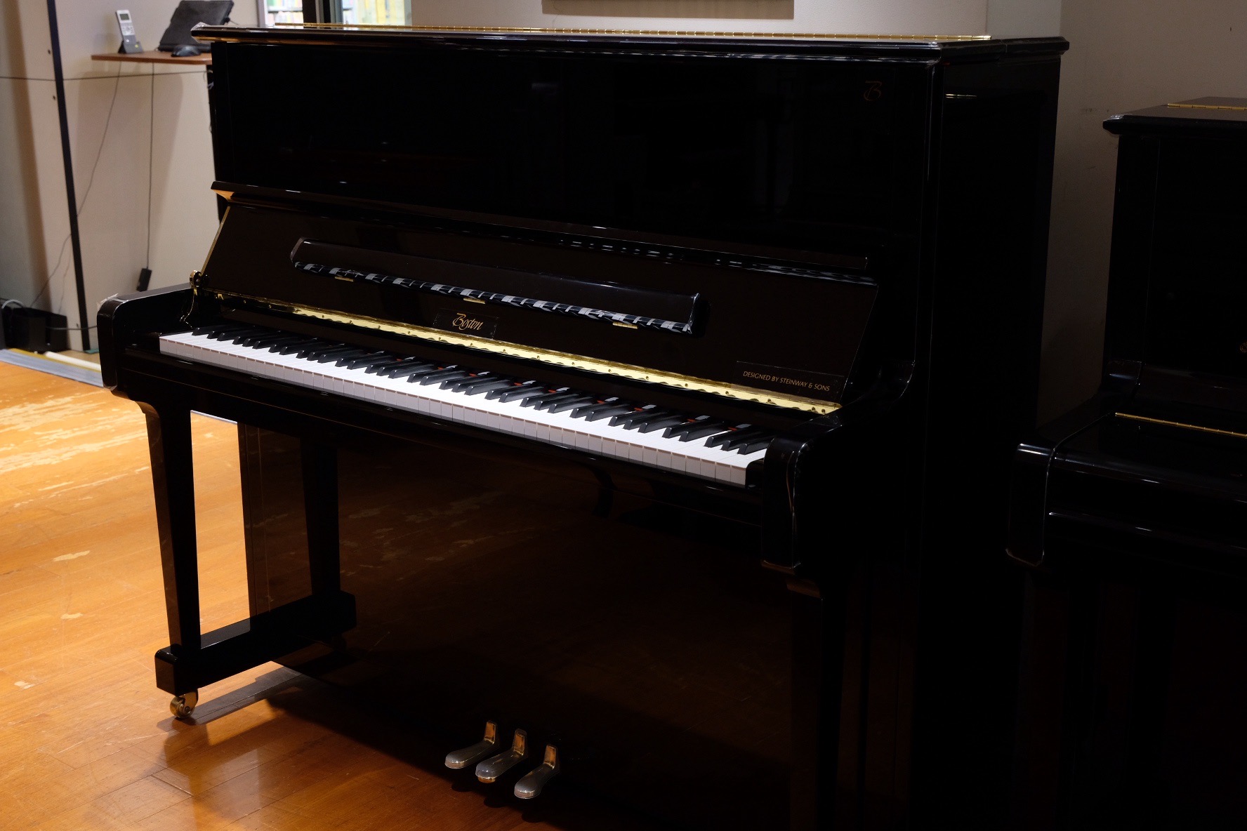 BOSTONアップライトピアノUP126E PE/EP