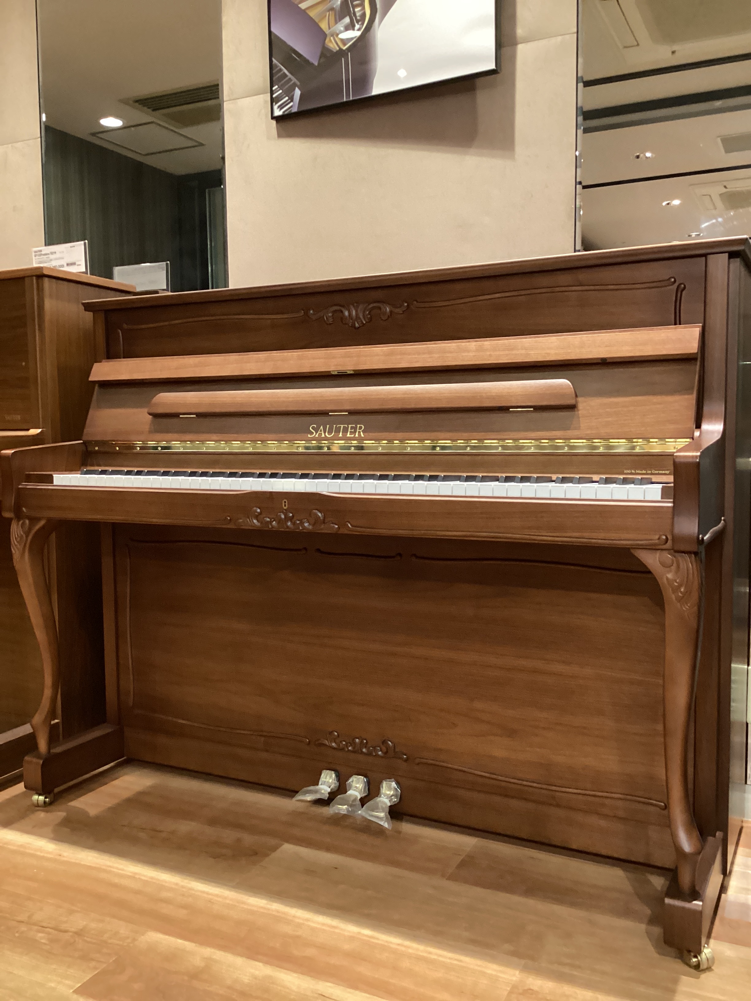 SAUTER  アップライトピアノUP114Barock