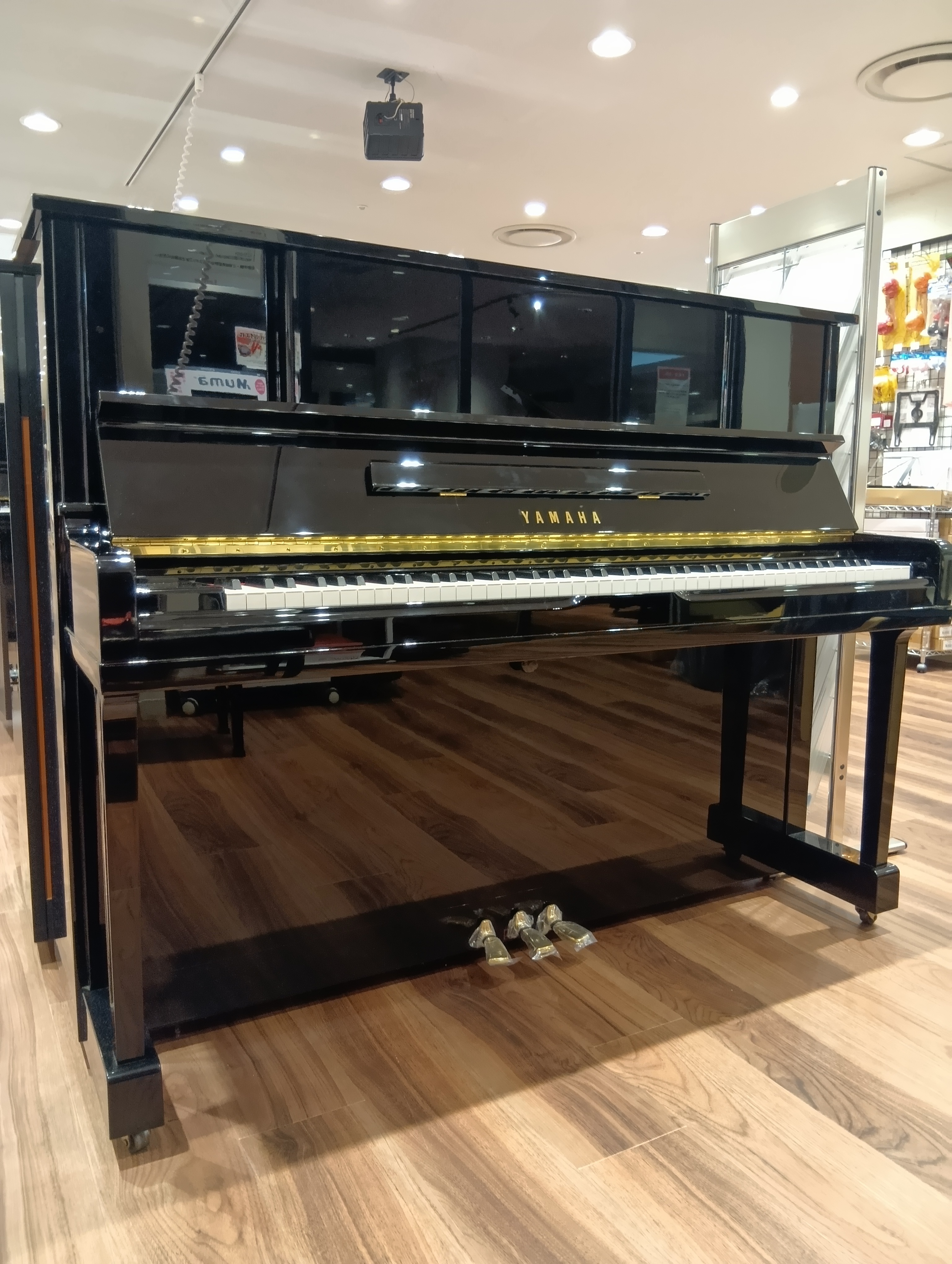 中古アップライトピアノYAMAHA UX10BL