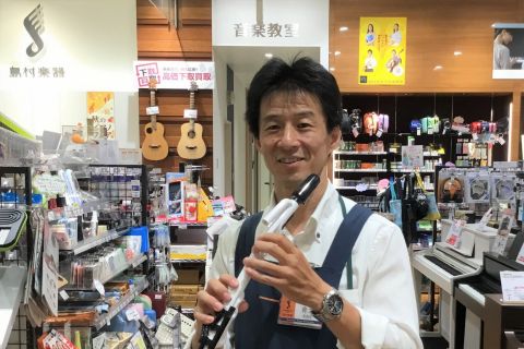 スタッフ写真 店長 青木