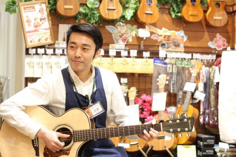 スタッフ写真 音楽教室・アコースティックギター・ウクレレ 江原
