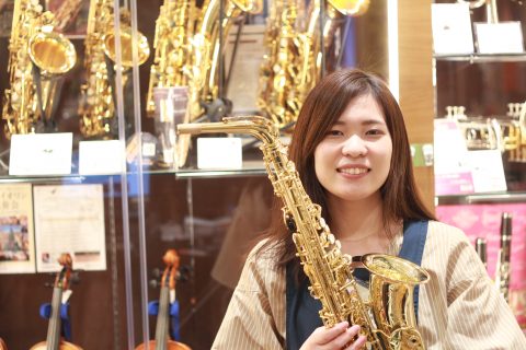 スタッフ写真 管楽器・楽譜 笛木
