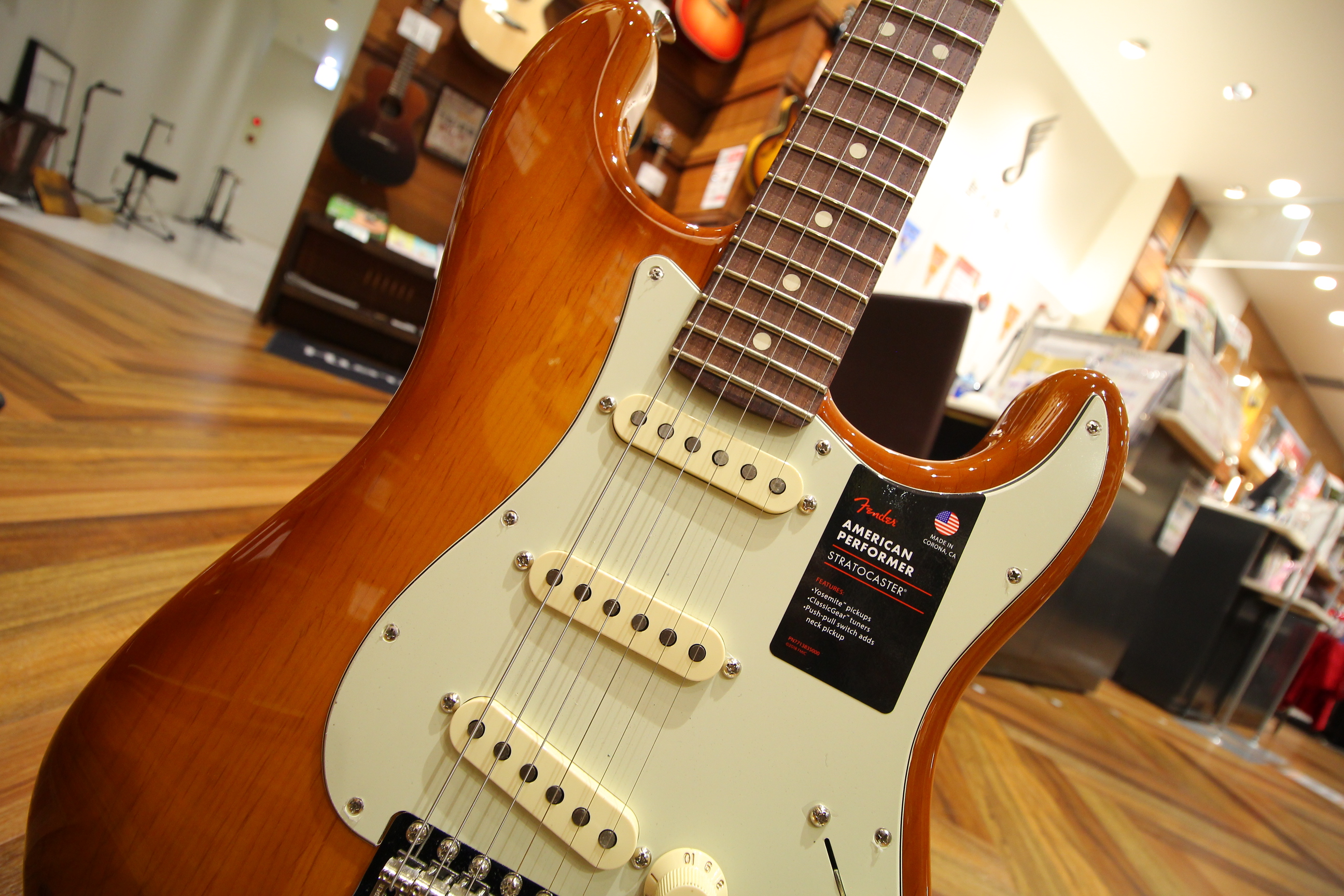 【エレキギター】Fender American Performer Stratocaster