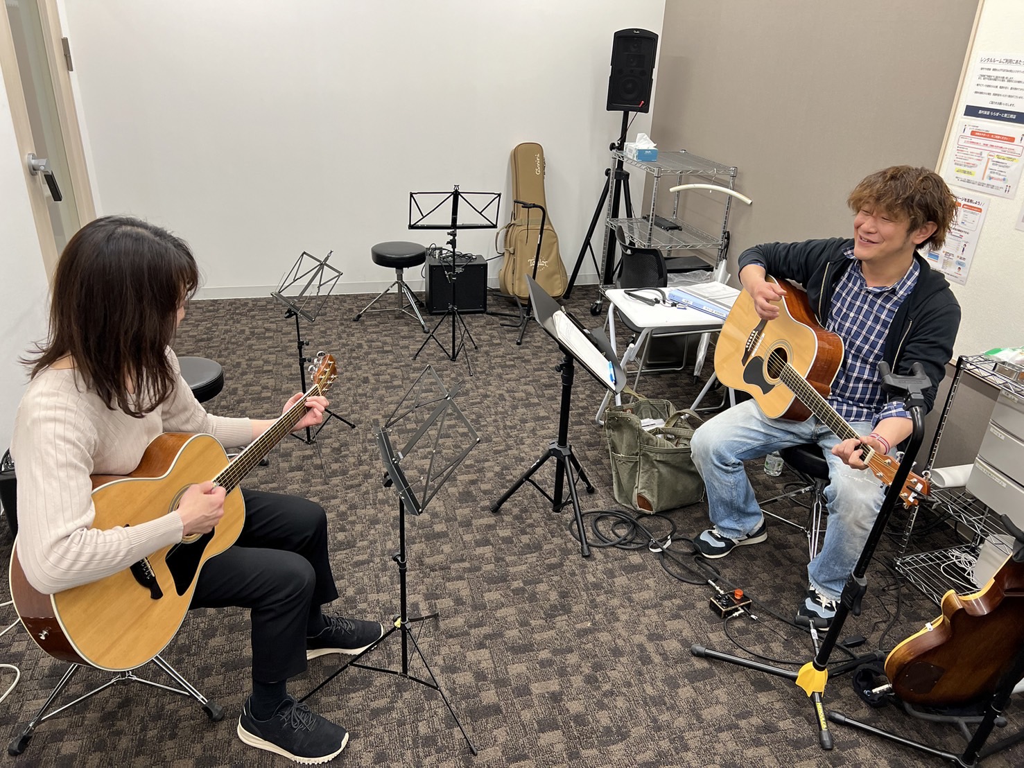 「いつかギターを弾いてみたかった」「久しぶりにまたギターを始めたい」 島村楽器ららぽーと新三郷店では、そんな大人の方のためのアコースティックギター教室を開講しています。 リラックスした雰囲気の中で、講師と一緒に1曲ずつじっくり仕上げていきましょう。 CONTENTS教室の雰囲気分かりやすい解説で安心 [&hellip;]