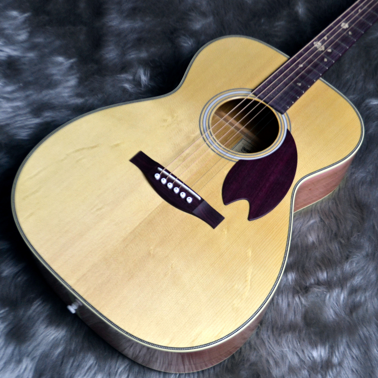 〈アコースティックギター〉桜材が使用され可愛らしく華やかなデザインの「Headway HOM-SAKURA D,A,S/STD」
