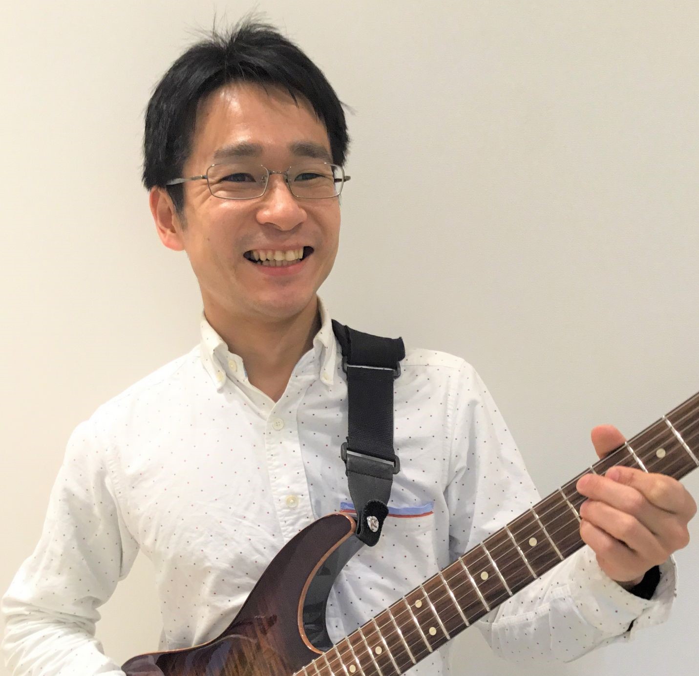 アコースティックギター・エレキギターウクレレ教室　 担当講師：須田　信治(すだ　のぶはる) 開講曜日：月・水 CONTENTS講師プロフィール講師よりメッセージコース概要体験レッスンのお申込みお問合せ講師プロフィール 洗足学園音楽大学ジャズコース卒業。ギター奏法、音楽理論、作編曲などを学ぶ。現在はラ […]