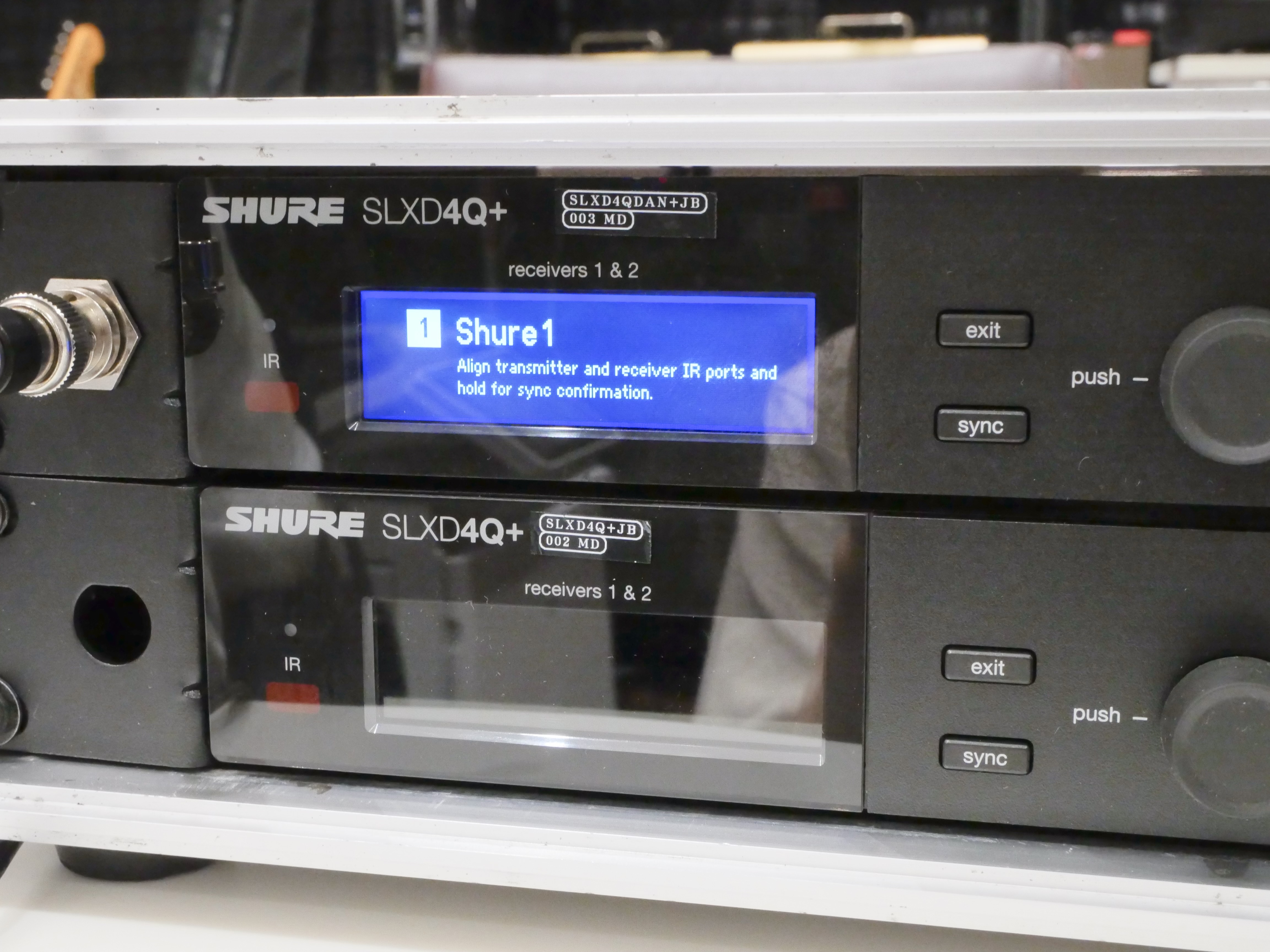 こんにちは! 島村楽器エミテラス所沢店の小杉です。 SHUREの免許や申請なしで使える機種のフラッグシップのSLX-Dシリーズに、1Uサイズで4つのトランスミッター(マイク)が使えるSLXD4Q+が仲間入りしました! こんなお悩みございませんか？ 音響をワイヤレスシステムにすることで音響さん(PAさ […]