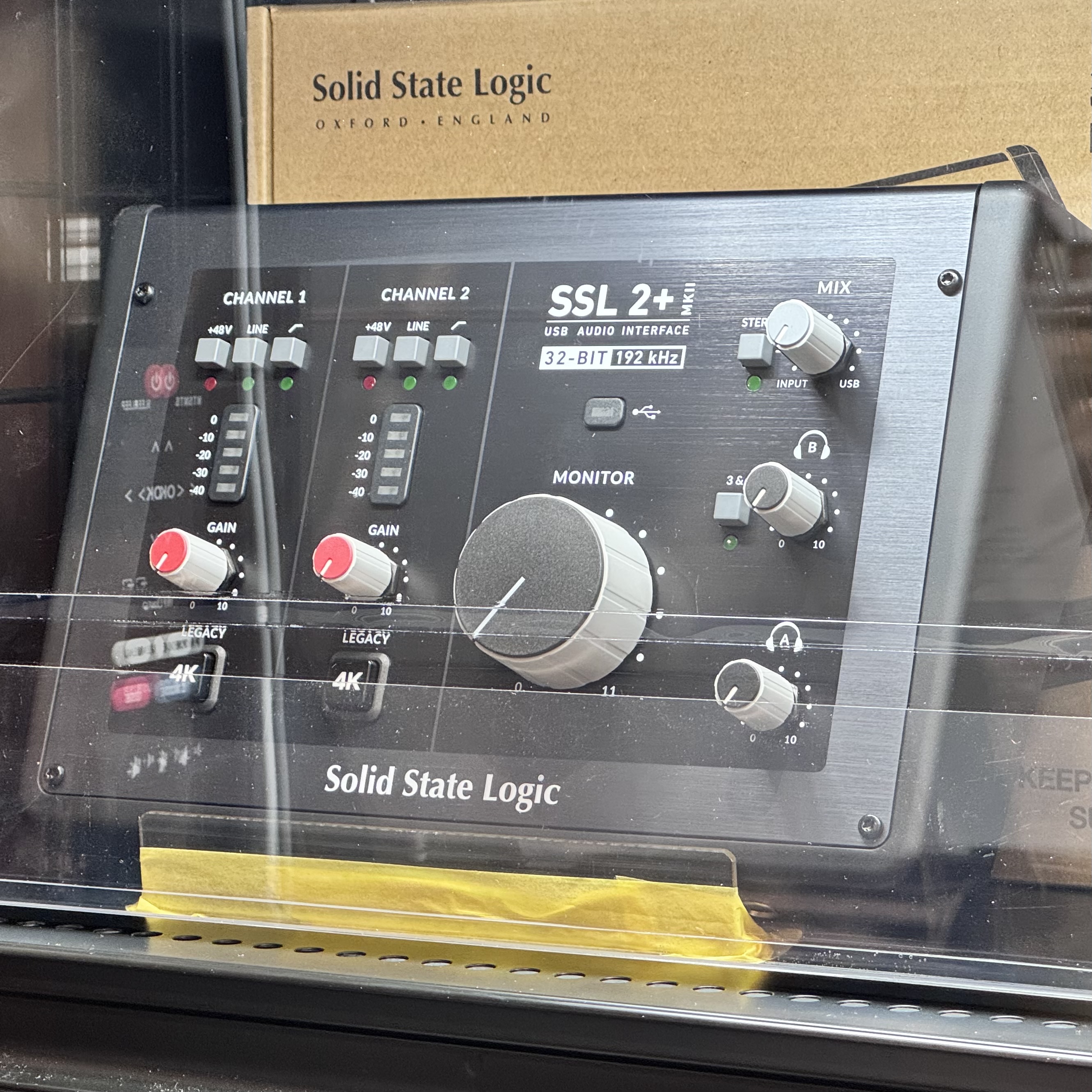 オーディオインターフェースSolid State Logic SSL2 MK2（写真はSSL+ MK2です）